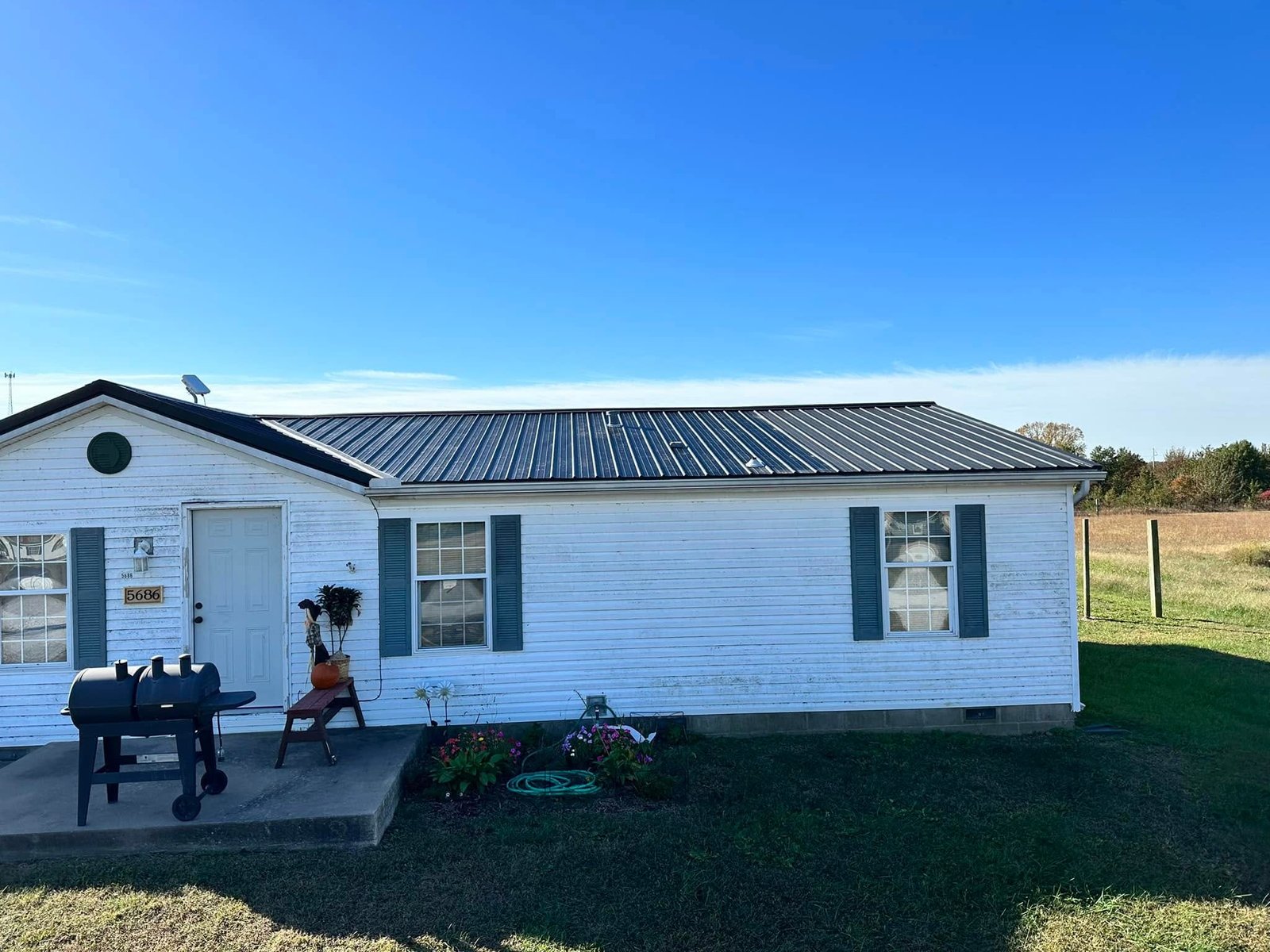 Residential metal building construction